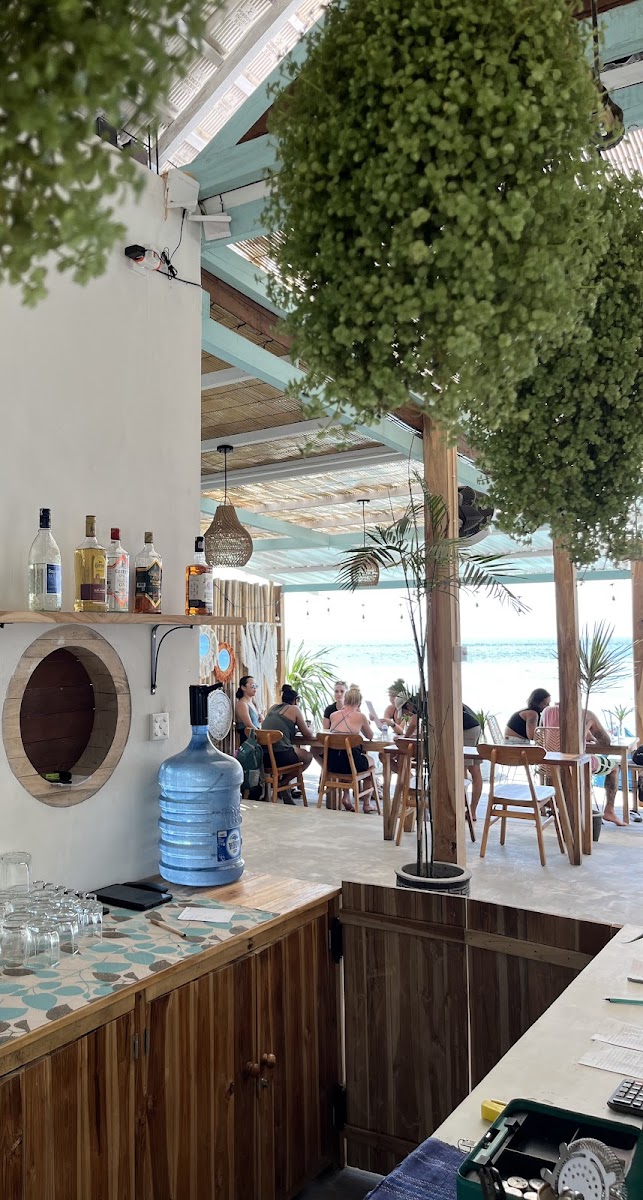 Lunak Café By The Sea