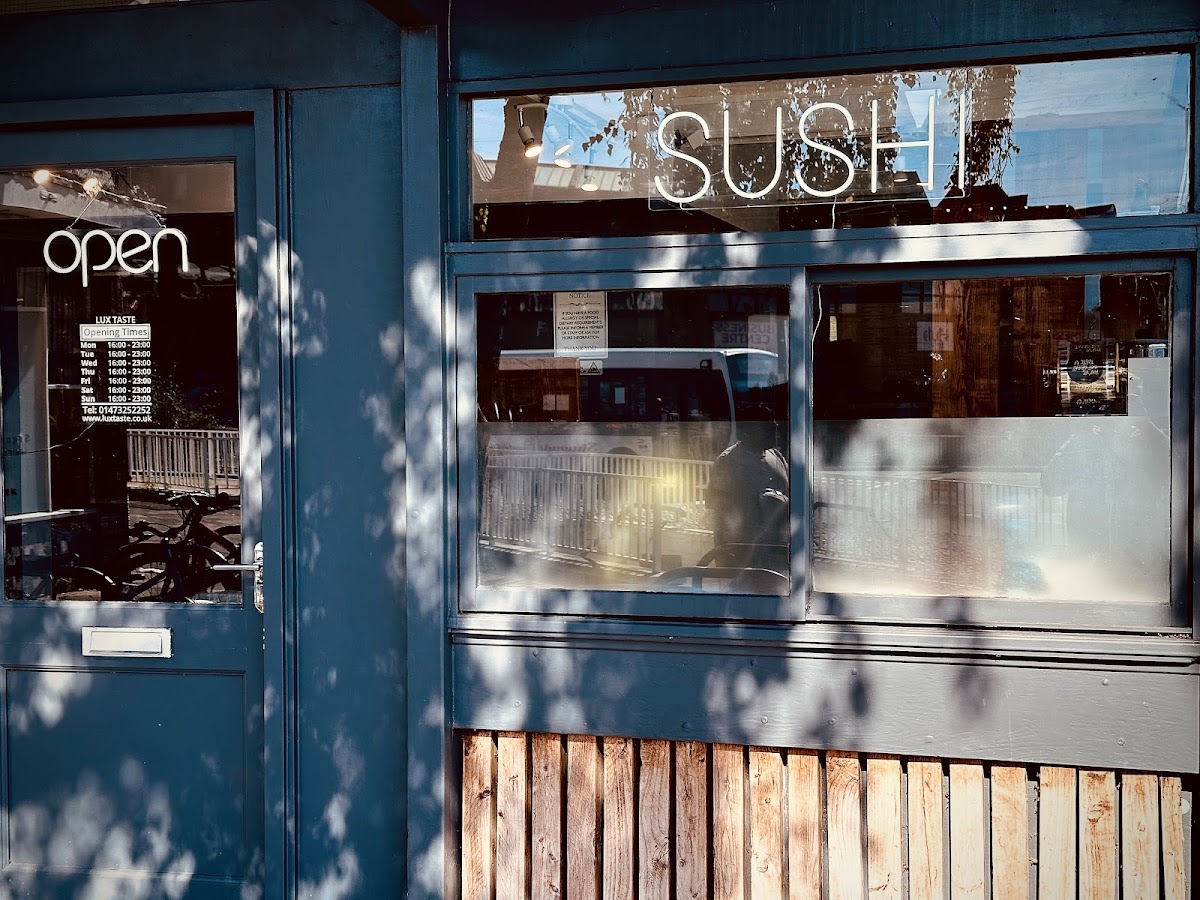 'lux Taste' Ipswich Sushi