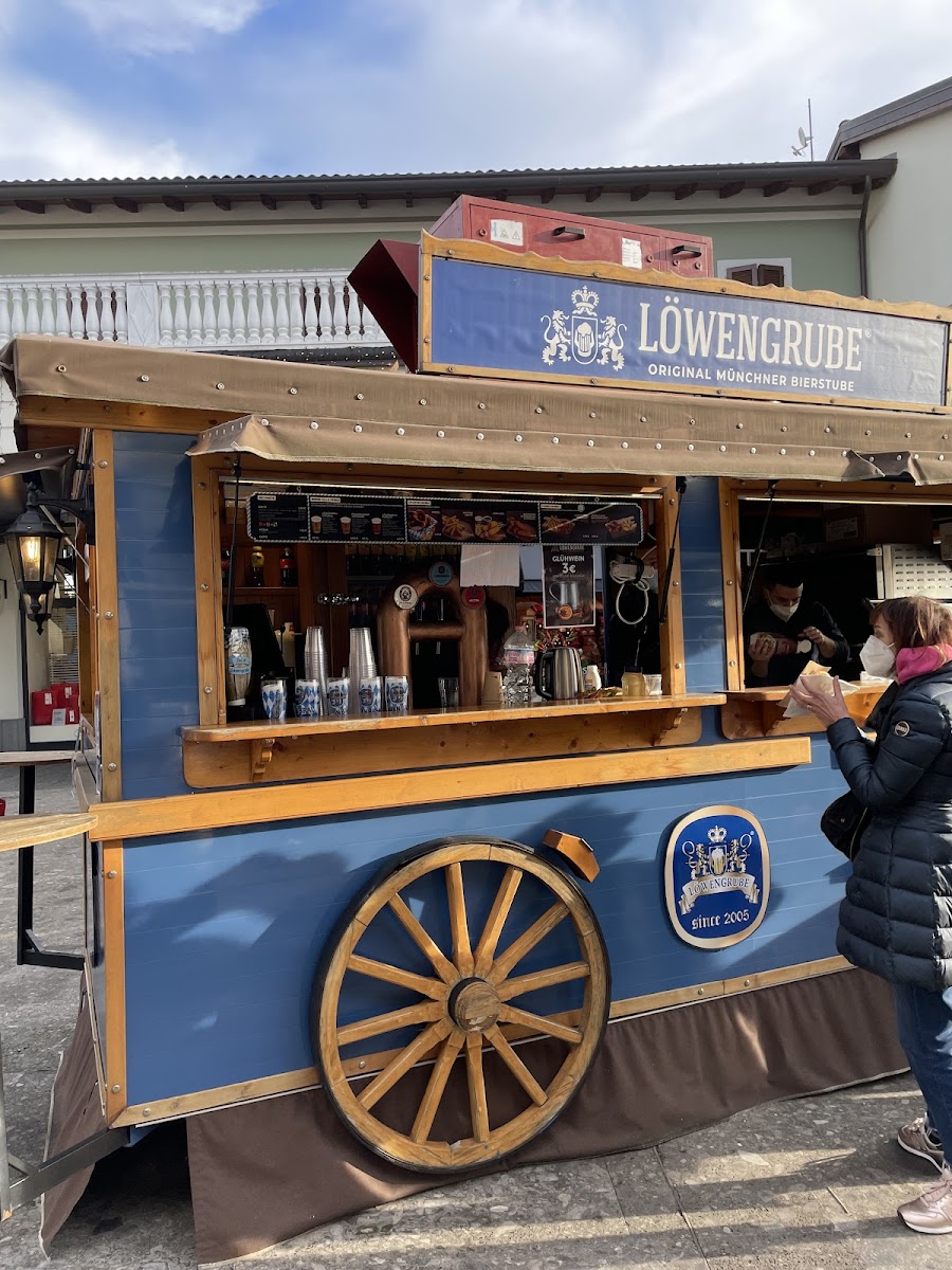 Löwengrube Wagen Franciacorta