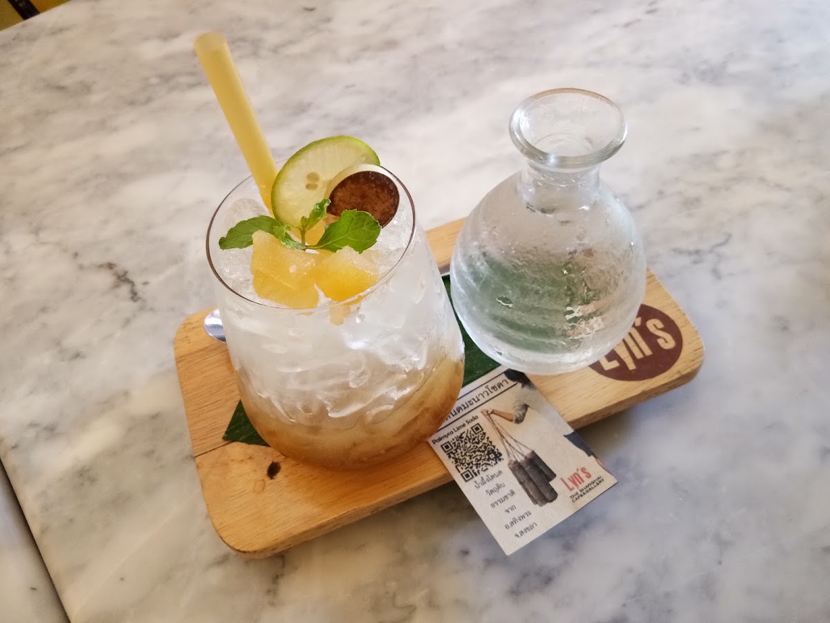 Lyn's The Shanghai Cafe'-7
