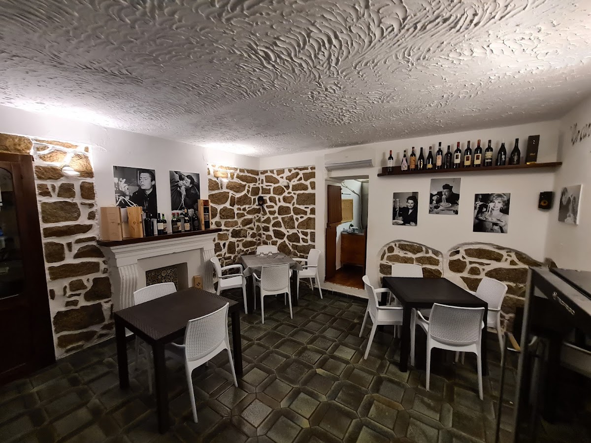 M 'n M Vineria & Spaghetteria