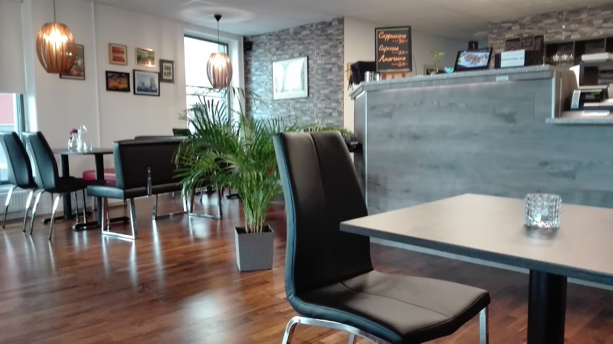 M' Sushi Lounge