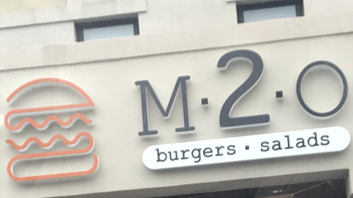 M2O Burgers & Salads-4
