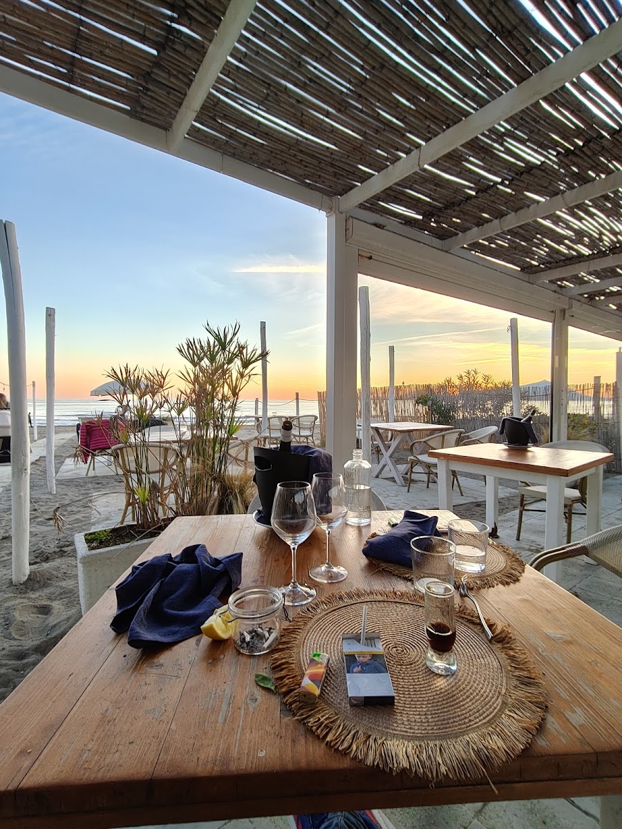 Madaké - Beach&restaurant