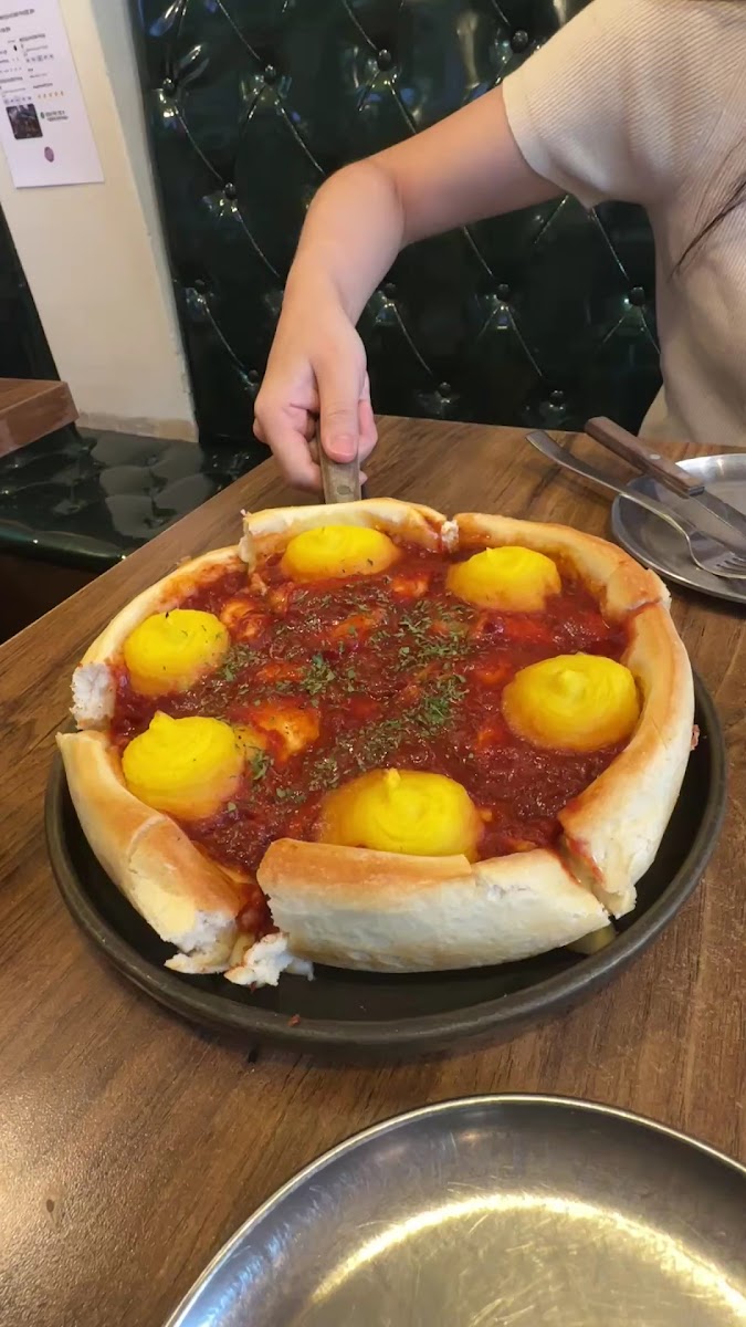 Made In Chicago Pizza-2