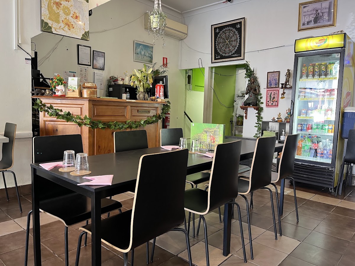 Mae Moon Thai Restaurant