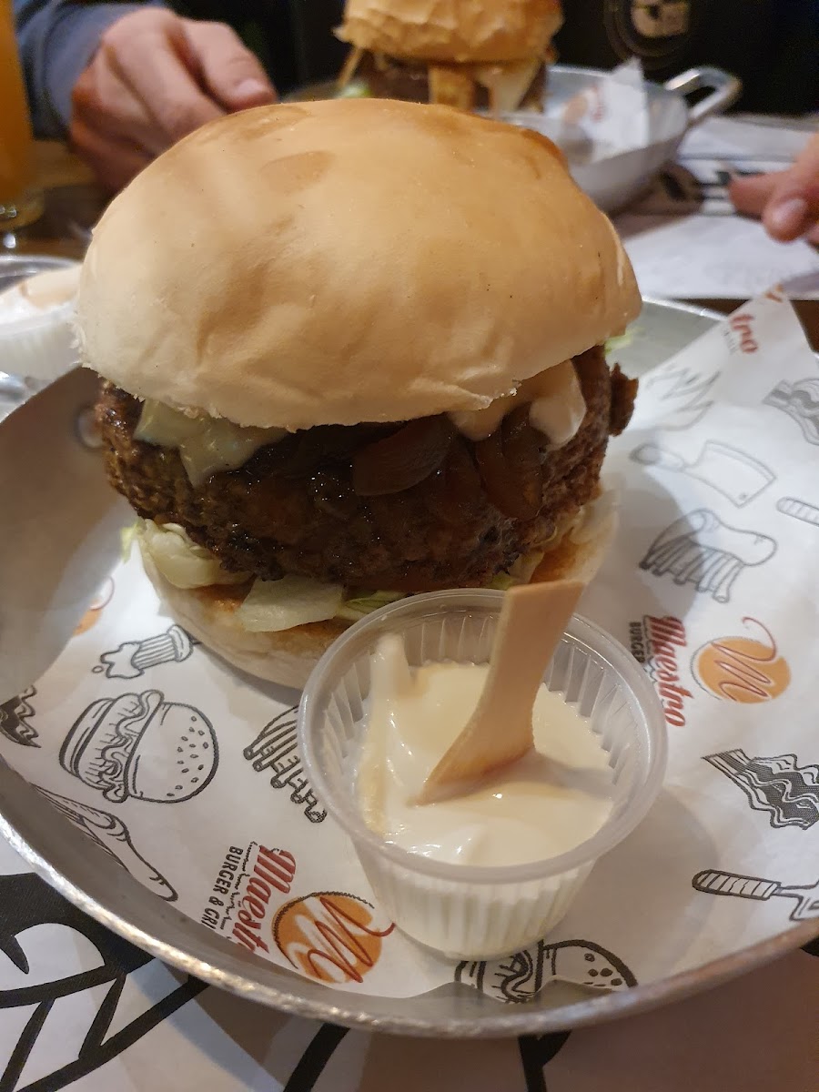 Maestro Burger & Grill-9