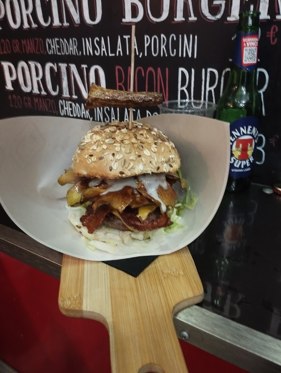 Maga's Burger & Fries-2
