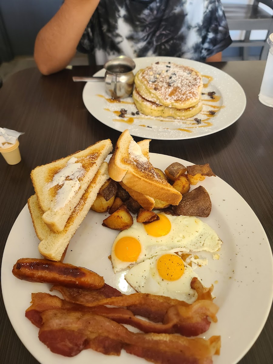 Maggie's Diner-5