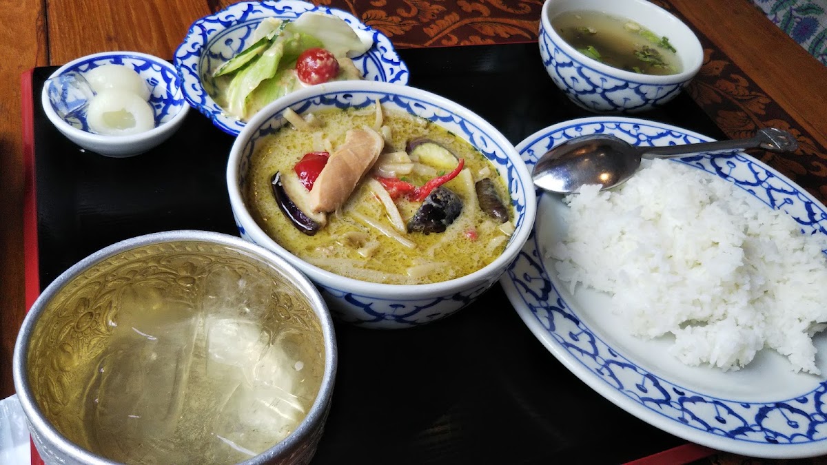 Maipenrai Shop No.2-9