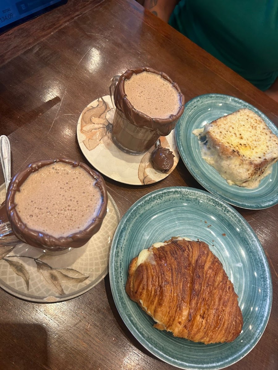 Mais Um Copo De Café - Fiusa-4