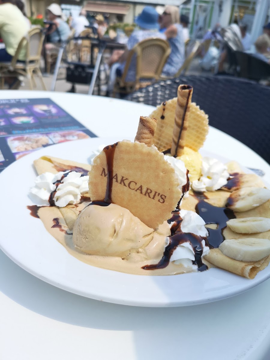 Makcaris Cafè And Icecream Parlour-6