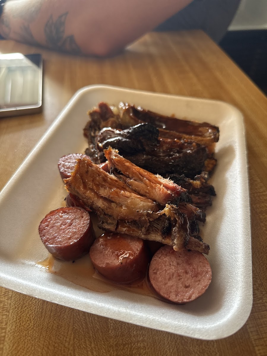 Mama & Papa B's Bar-B-Q-3