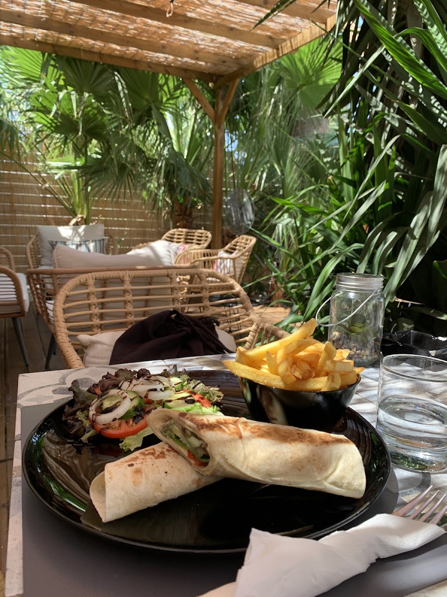 Mango Café & Bar-3