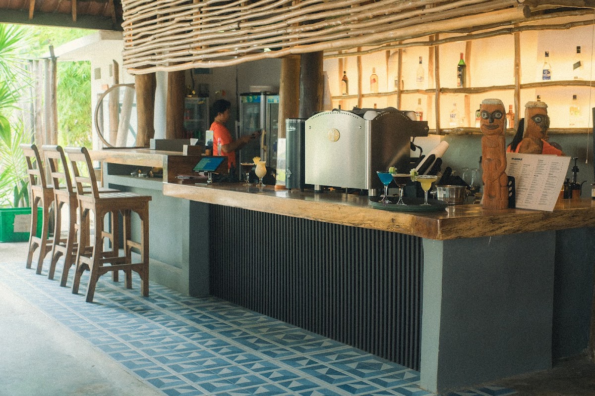Manna Bar & Resto
