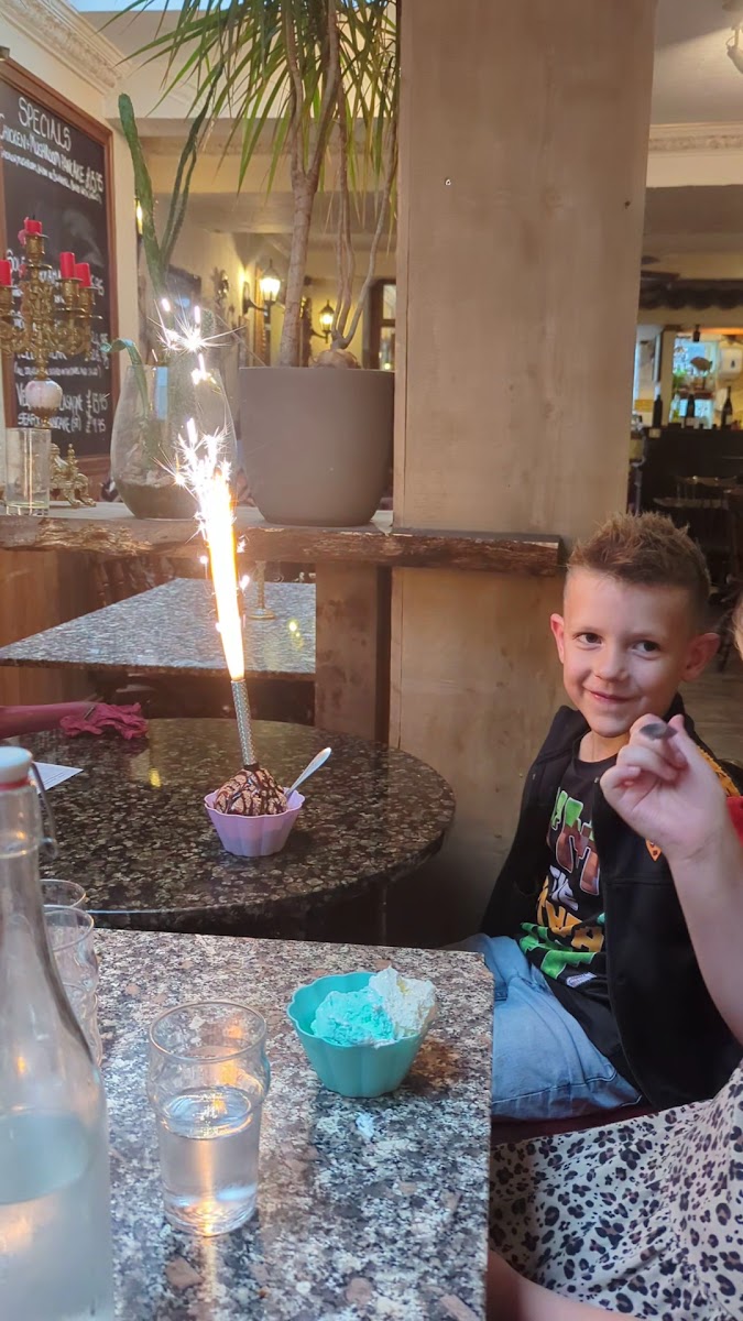 Marco Polo Pizzeria-2