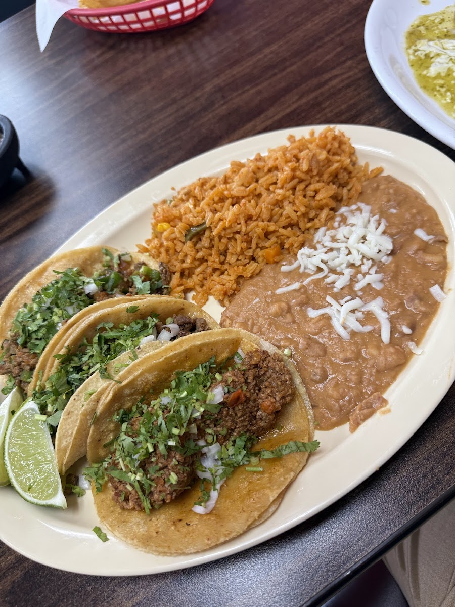 Mariachi's Tacos-3