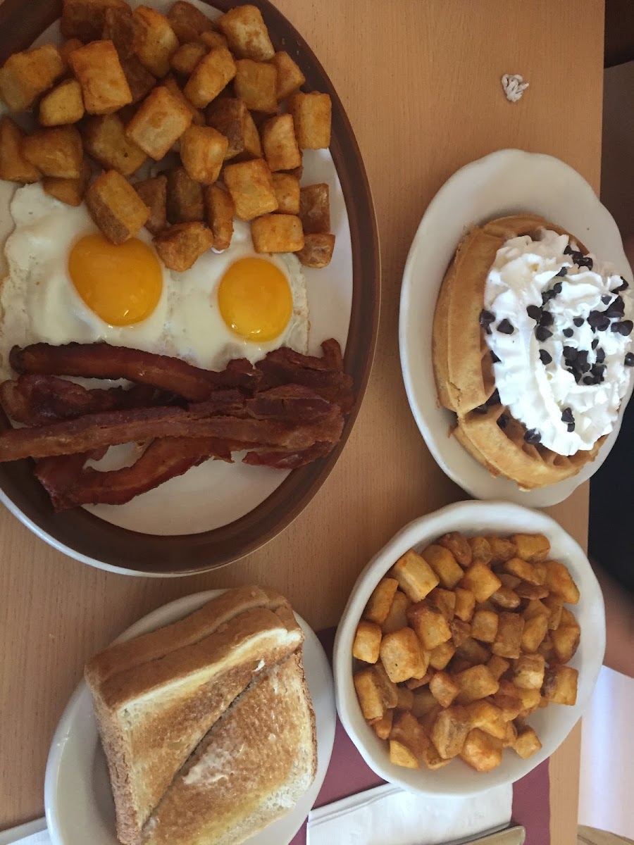 Maria's Breakfast & Lunch-5