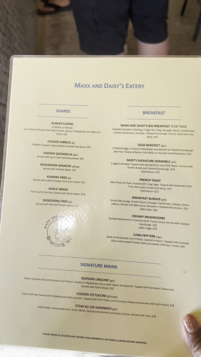 Maxx & Daisy's Eatery-2