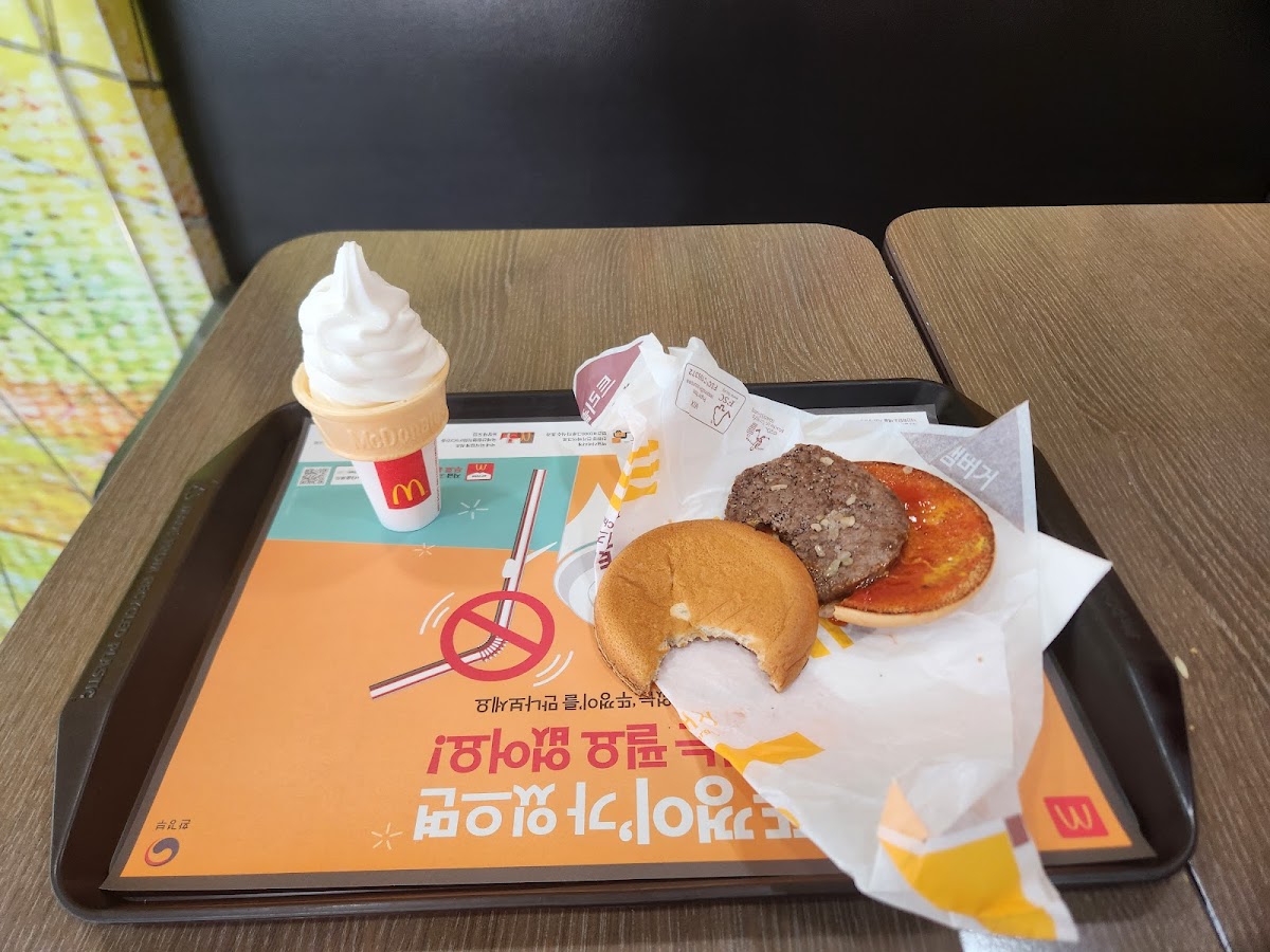 Mcdonald's Dongseong-Ro 2Nd Branch-2