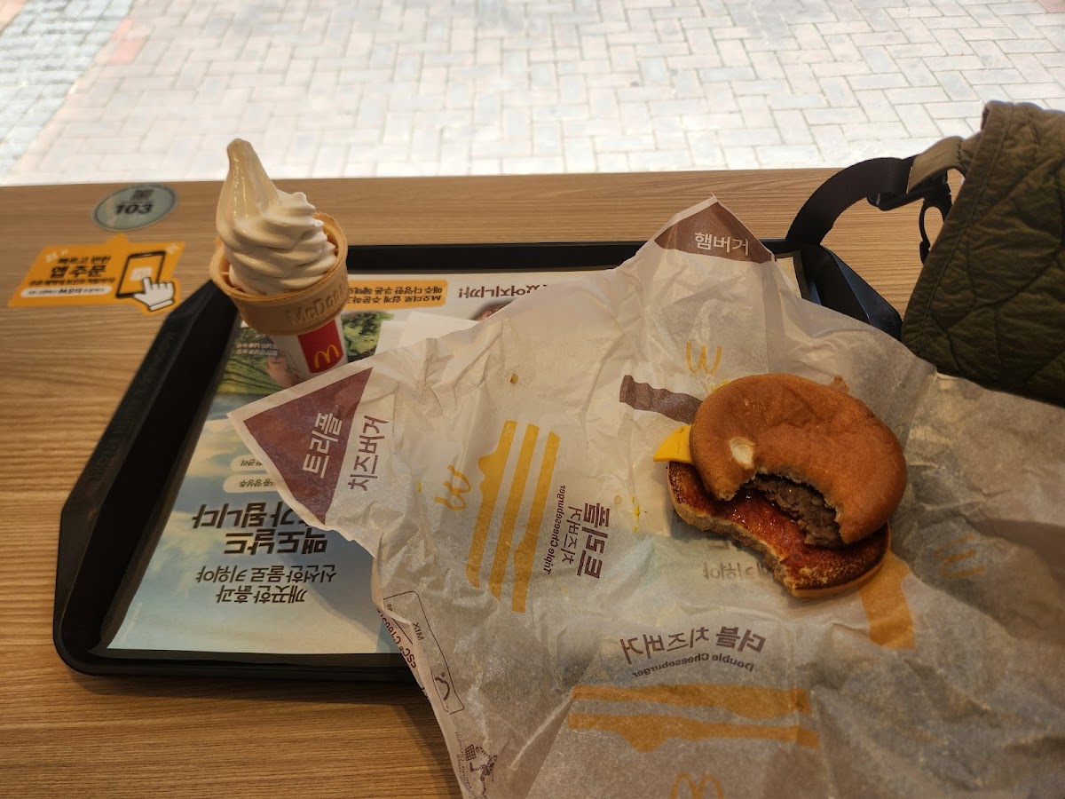Mcdonald's Dongseong-Ro 2Nd Branch-6