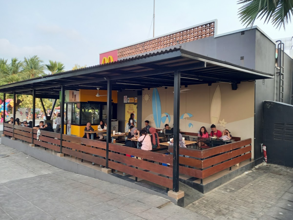 Mcdonald's Pantai Ancol-4