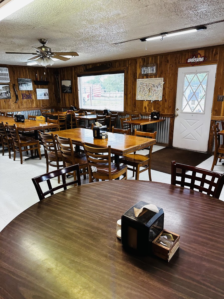 Mel's Hwy 10 Cafe