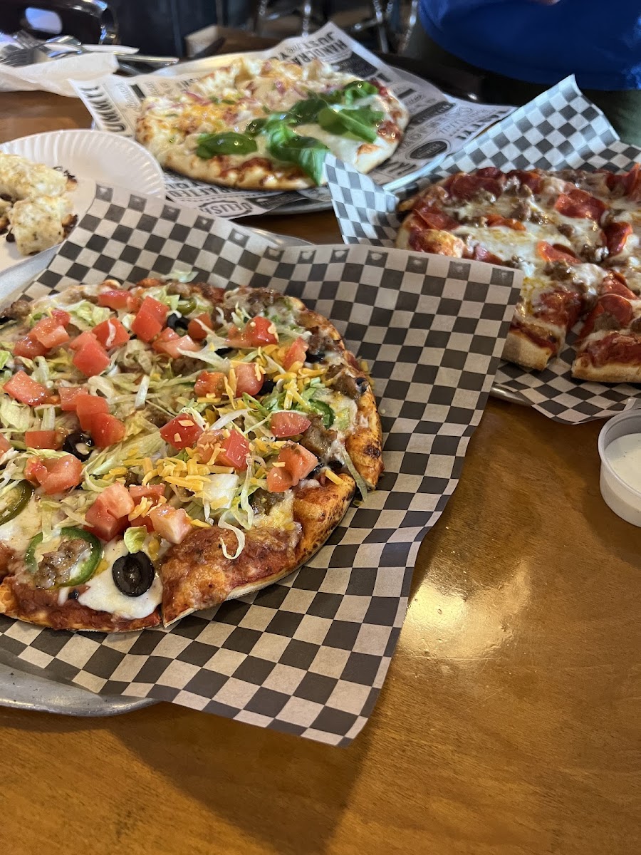 Mendi's Pizza Ltd-6