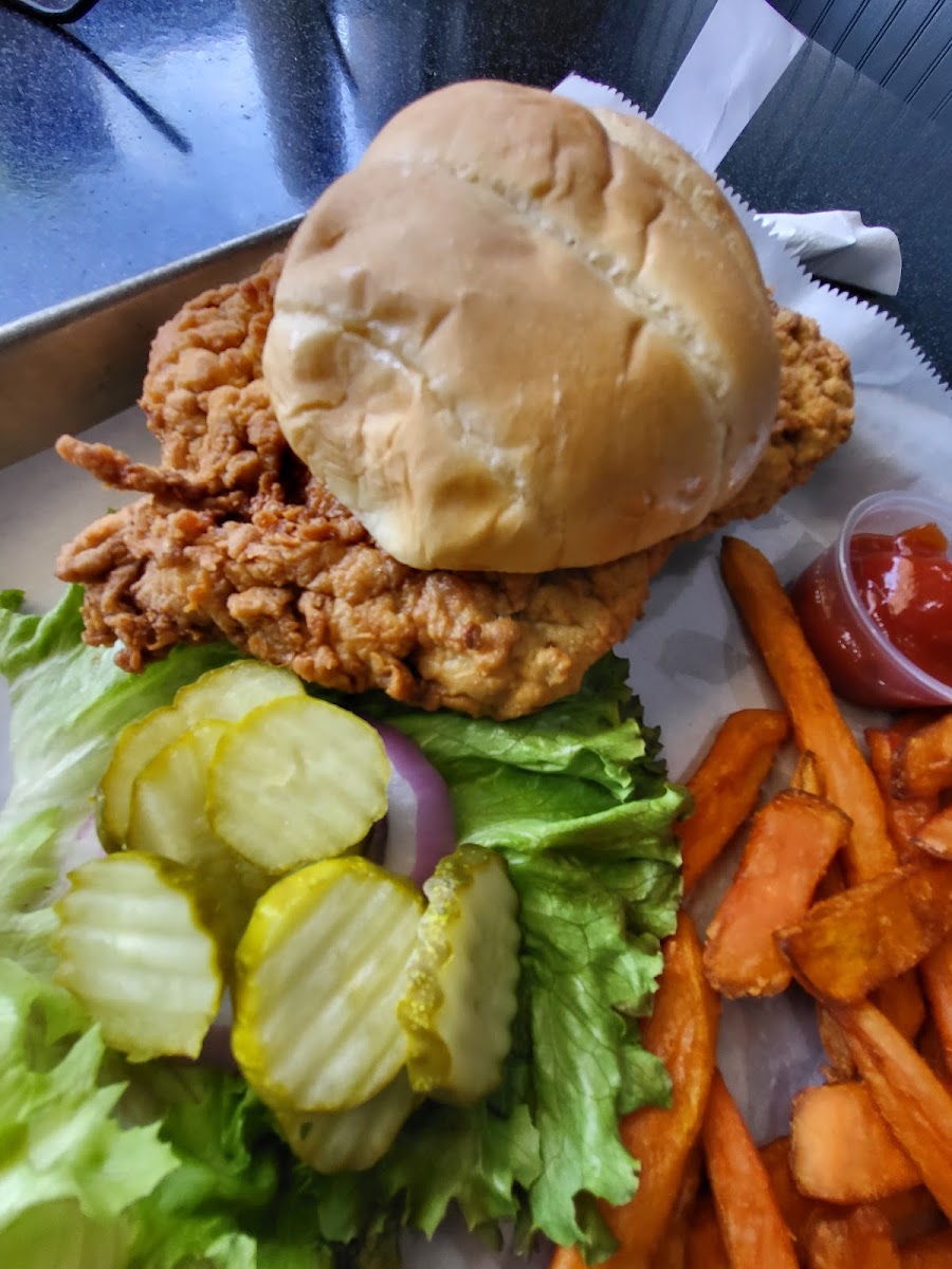 Merle's American Tavern-9