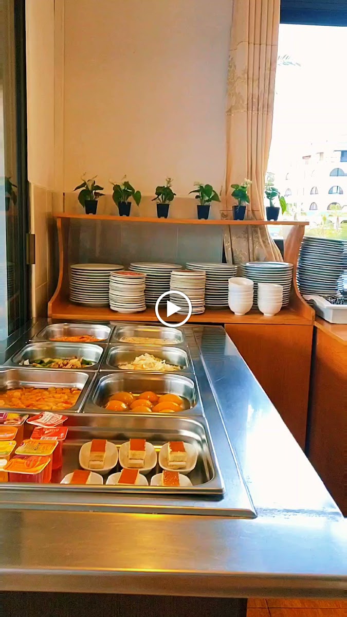 Merlin Hot Buffet1-2