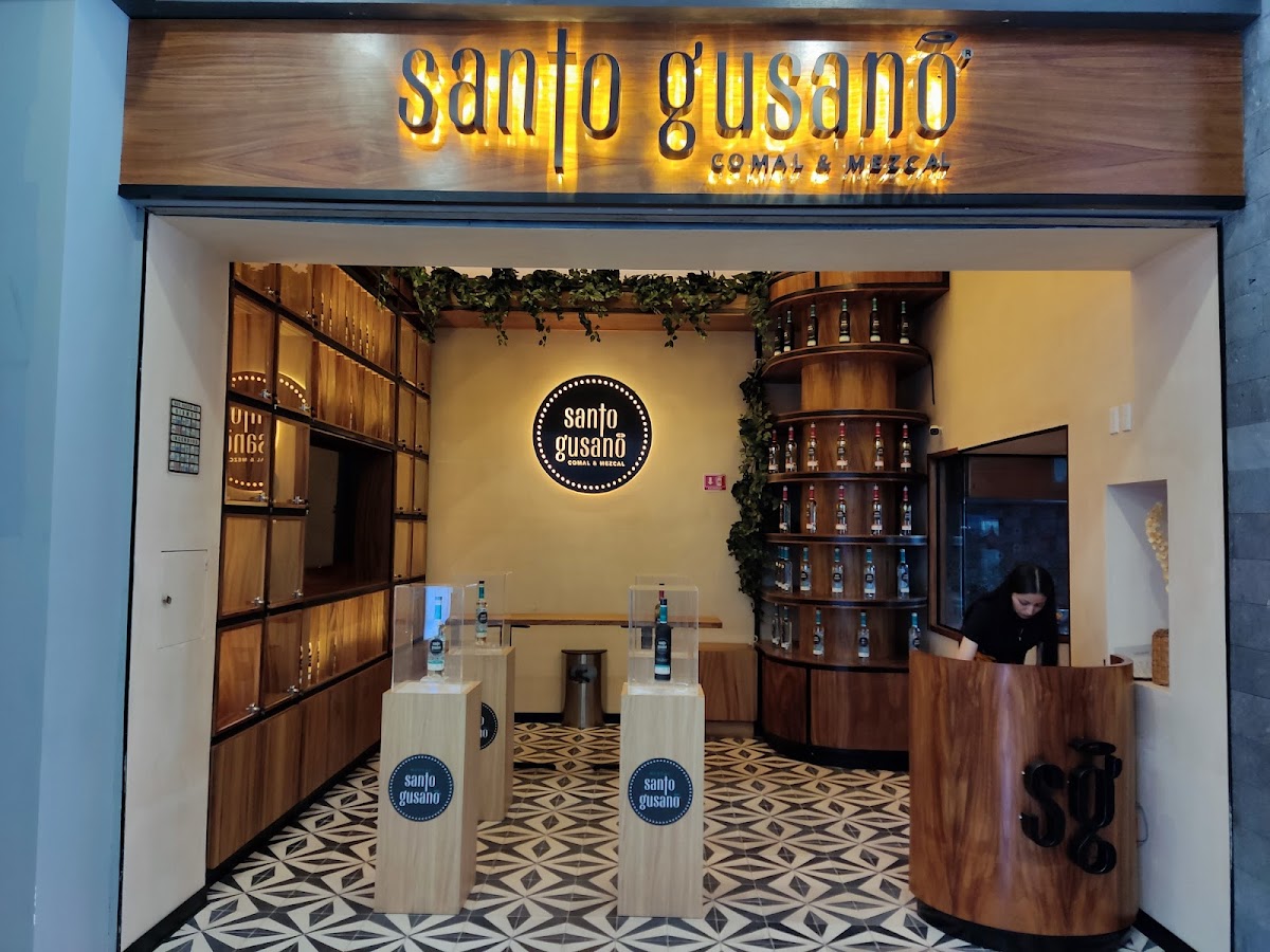 Mezcalería Santo Gusano