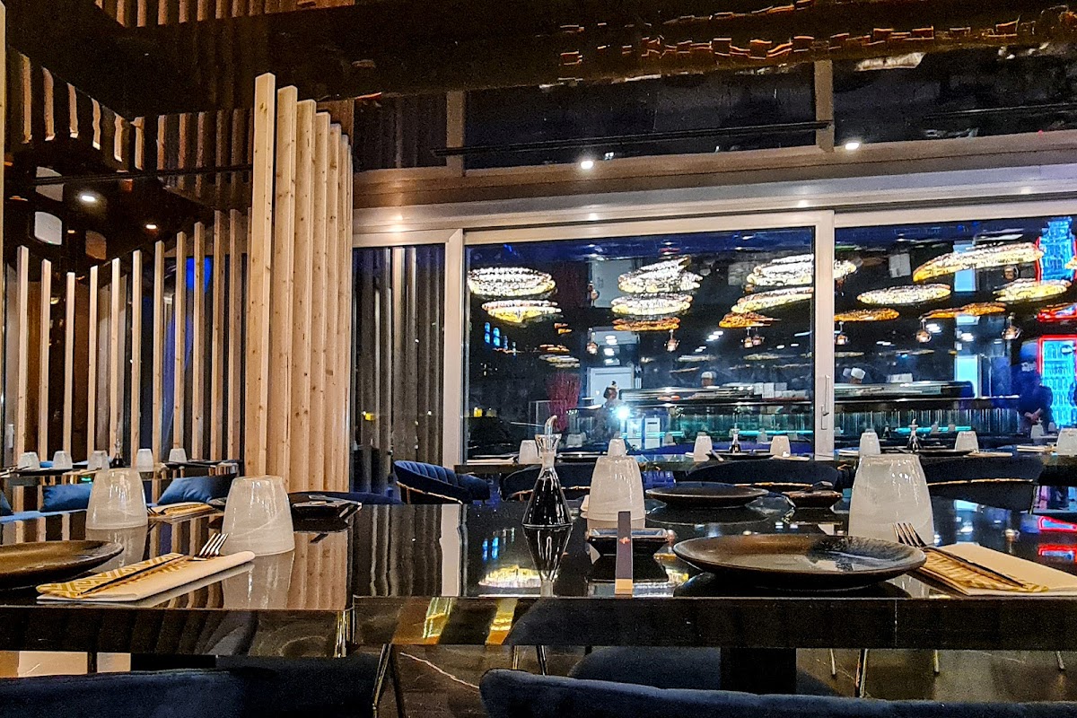 Mikaku Sushi