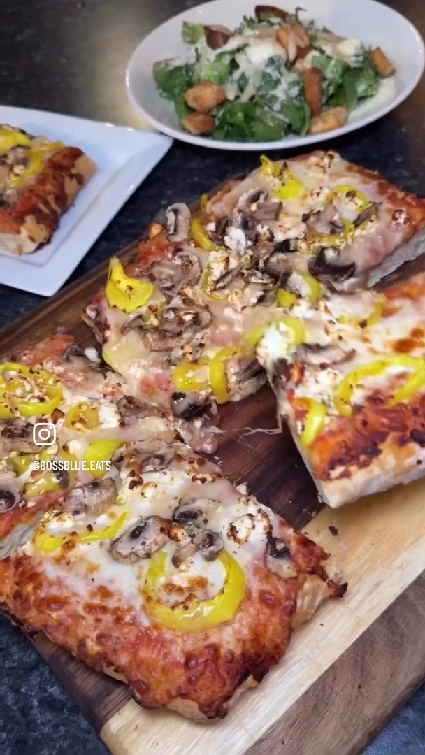 Mike And Monas Bistro - Us12-2