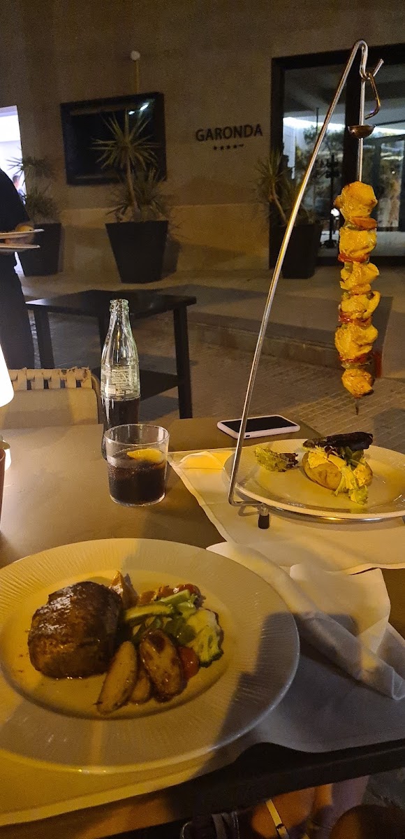 Mikel & Pintxo-10