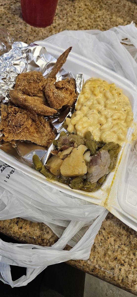 Mikki's Soul Food Cafe-4