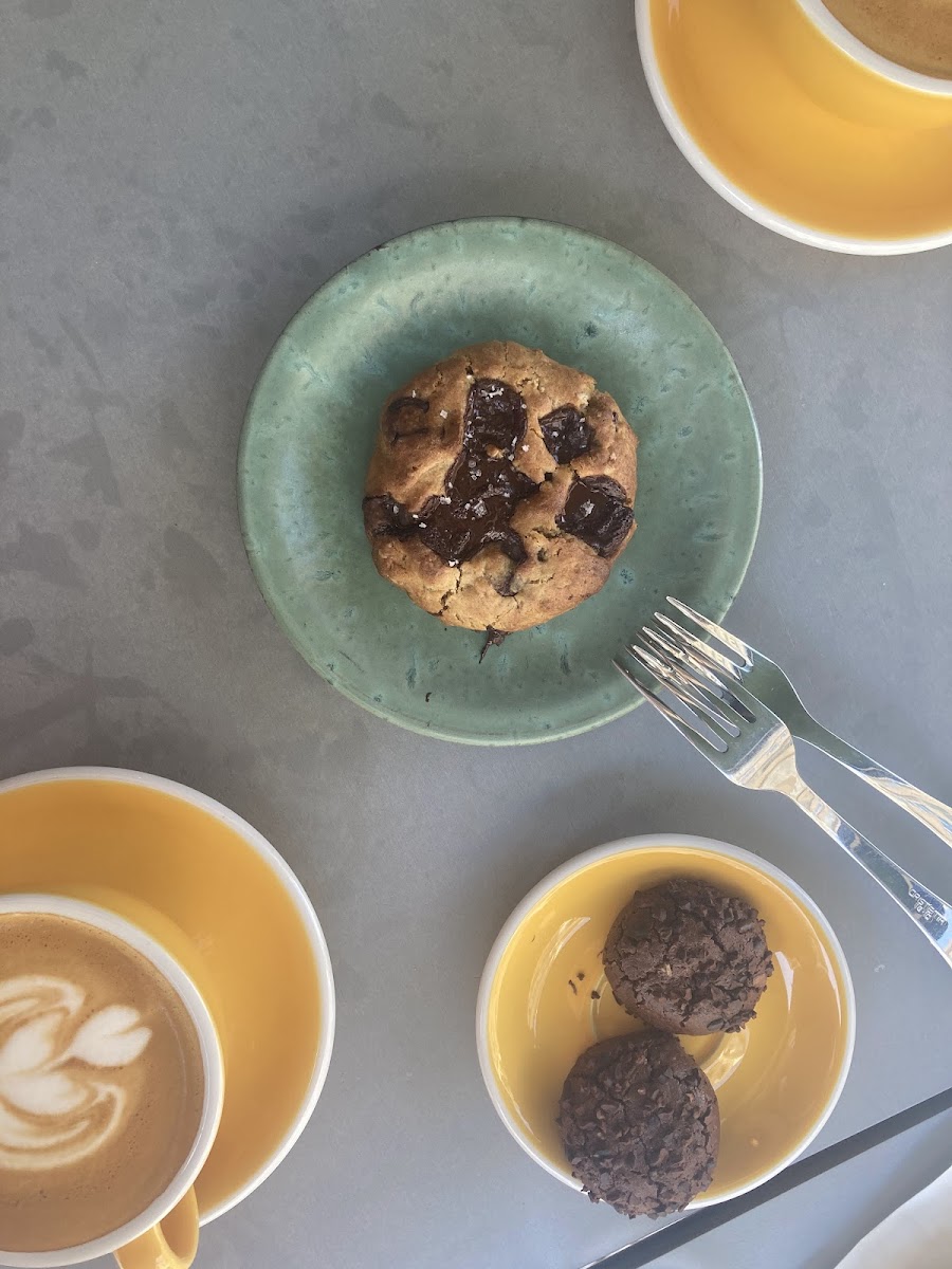 Milkees - Specialty Coffee & Cookies-6