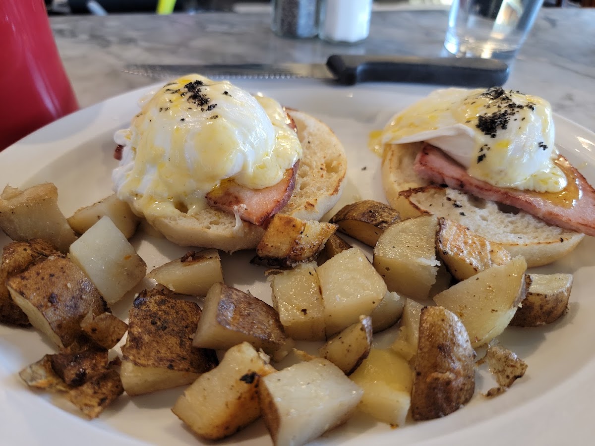 Milton's Café-5