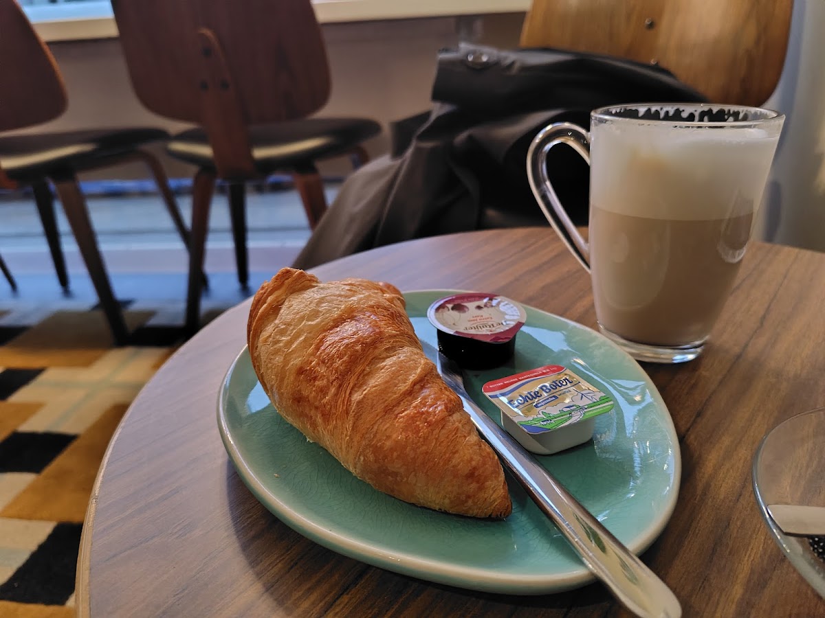 Mina Gallery & Cafe-3