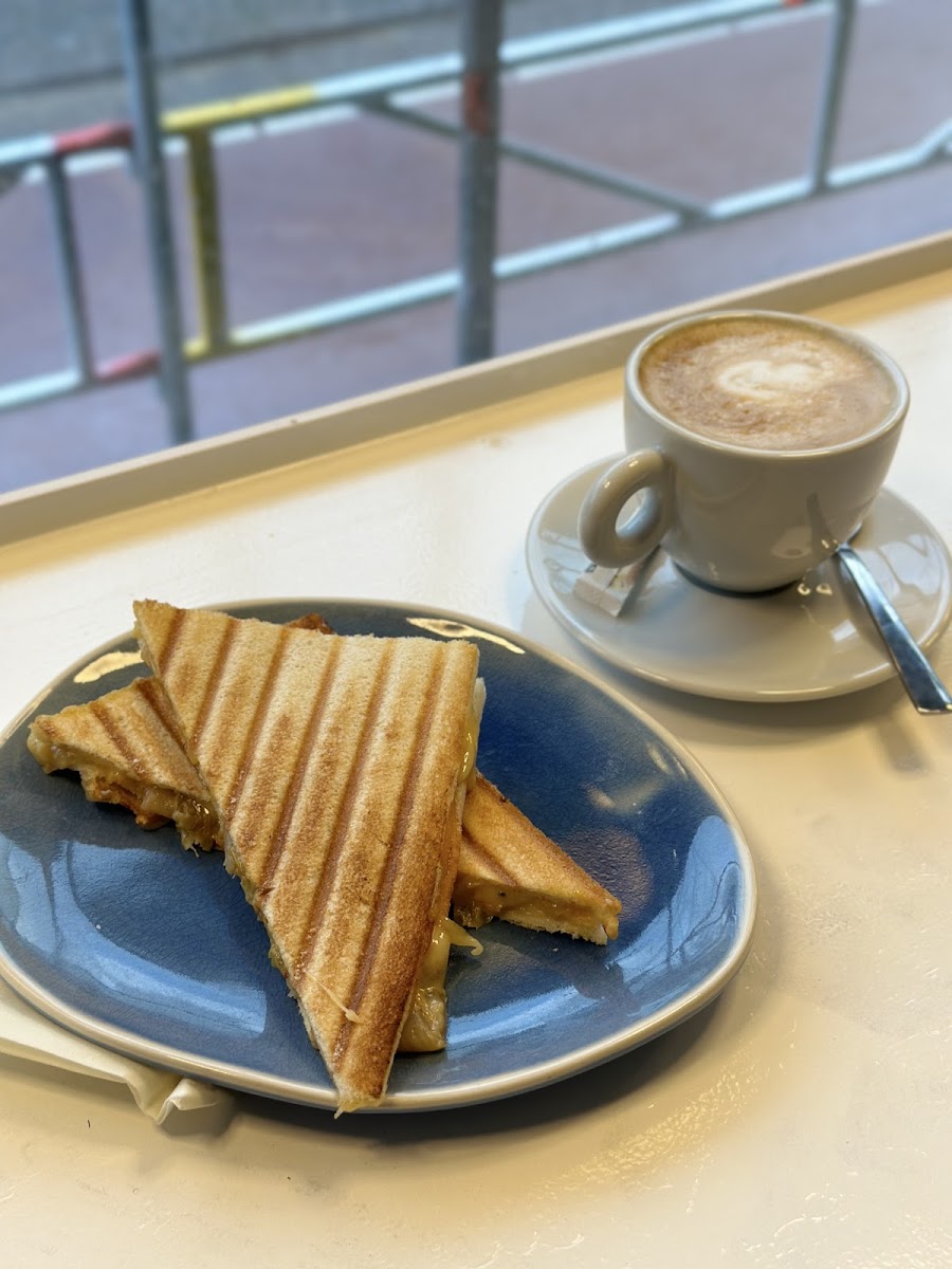 Mina Gallery & Cafe-7