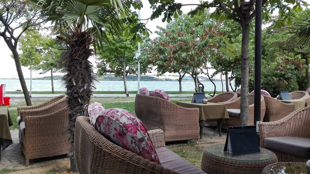 Mis Effendi Cafe