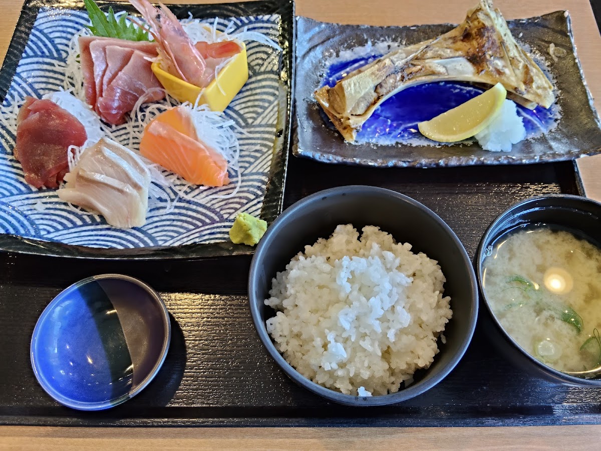 Misaki Seafood Market Restaurant-4