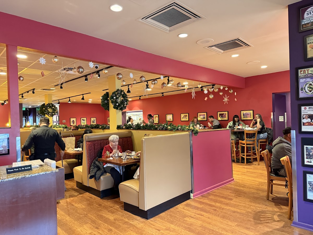 Miss Shirley's Cafe, Roland Park-3