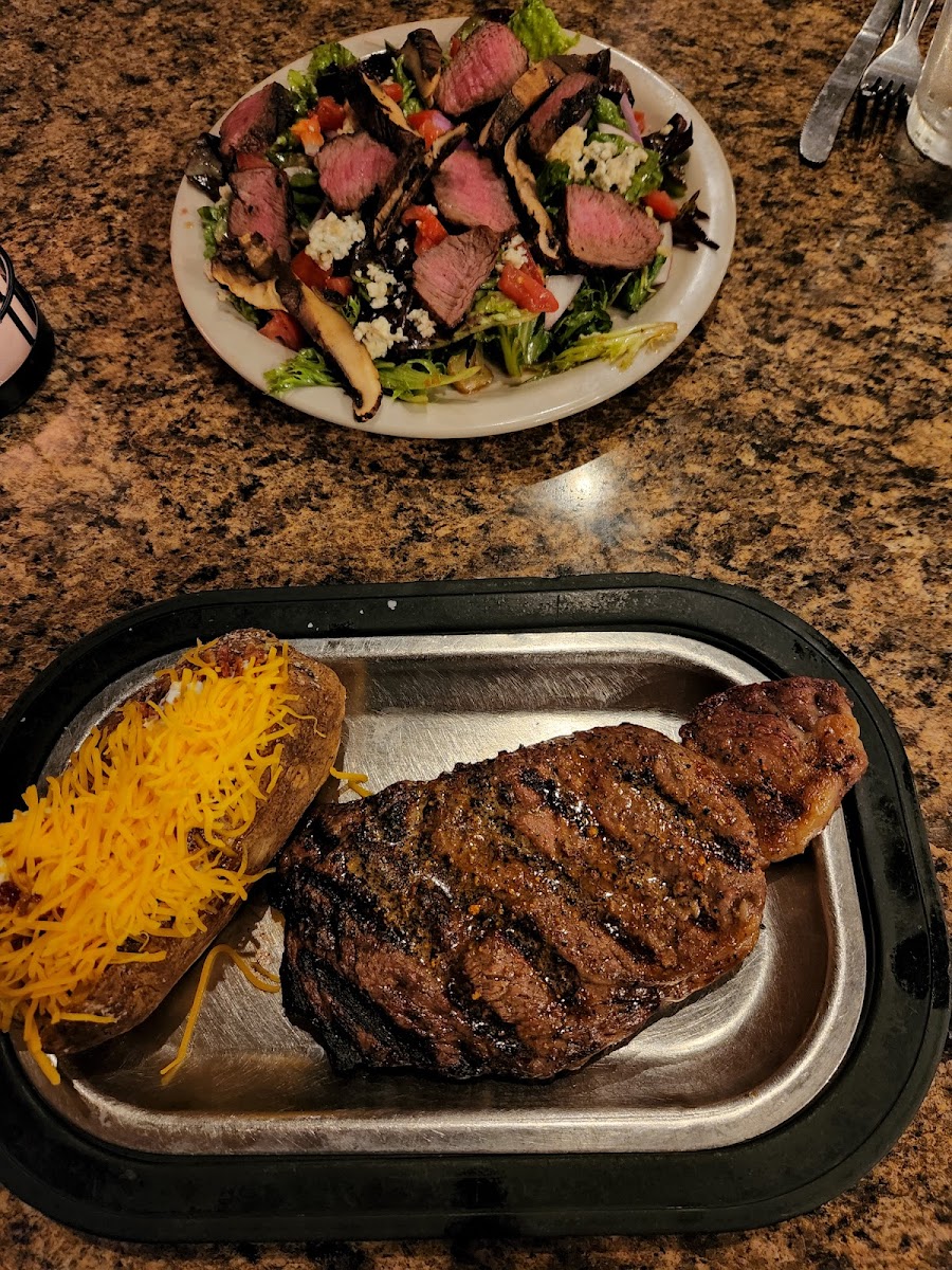 Misty's Steakhouse And Brewery-9