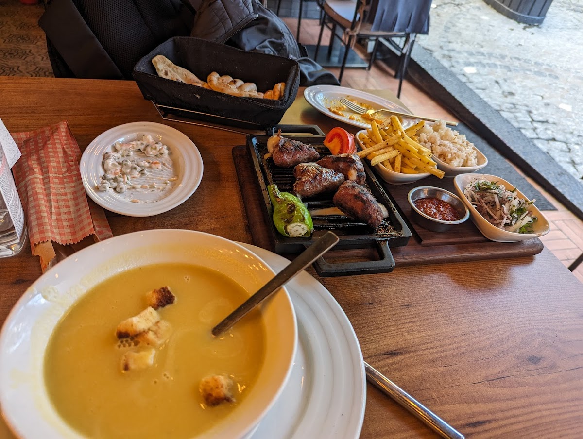 Mivan Restaurant & Cafe-7