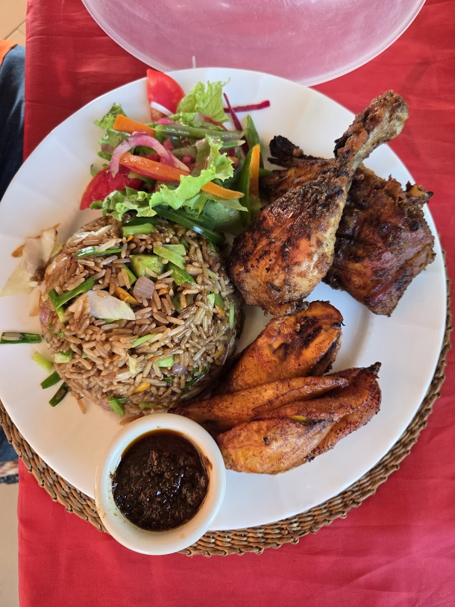 Mmalebna's Restaurant And Guest Lodge/ African Ancestral Wall-3