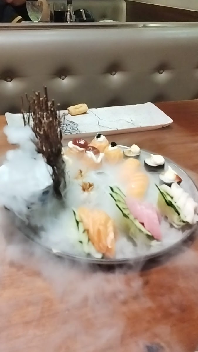 Mūn Sushi-2