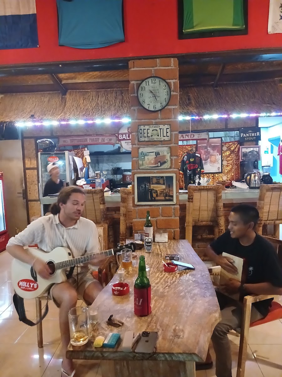 Molly's Bar N' Grill