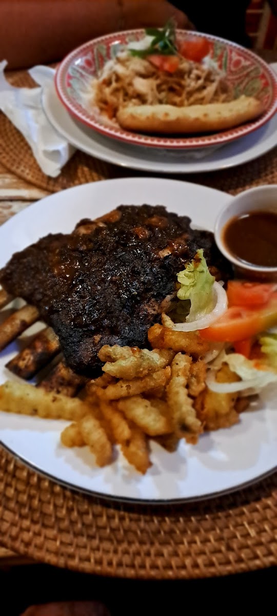 Molly's Bar N' Grill-9