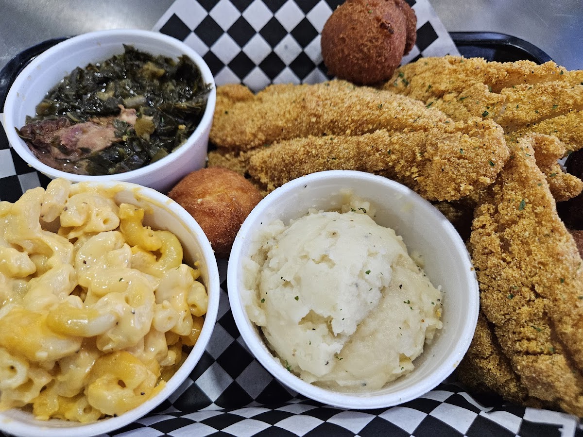 Momma C's Soul Food Kitchen-5
