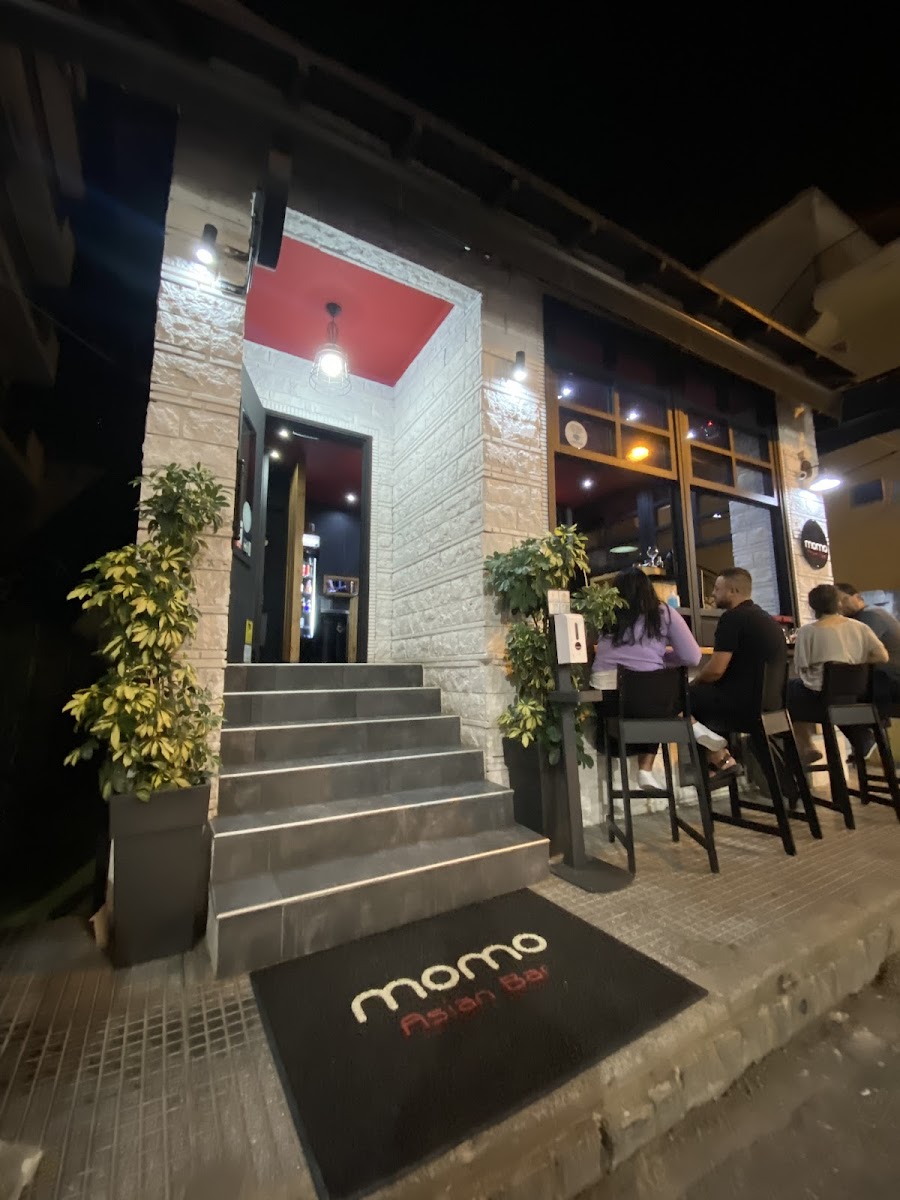 Momo Asian Bar (Kalamaria) *pet Friendly*